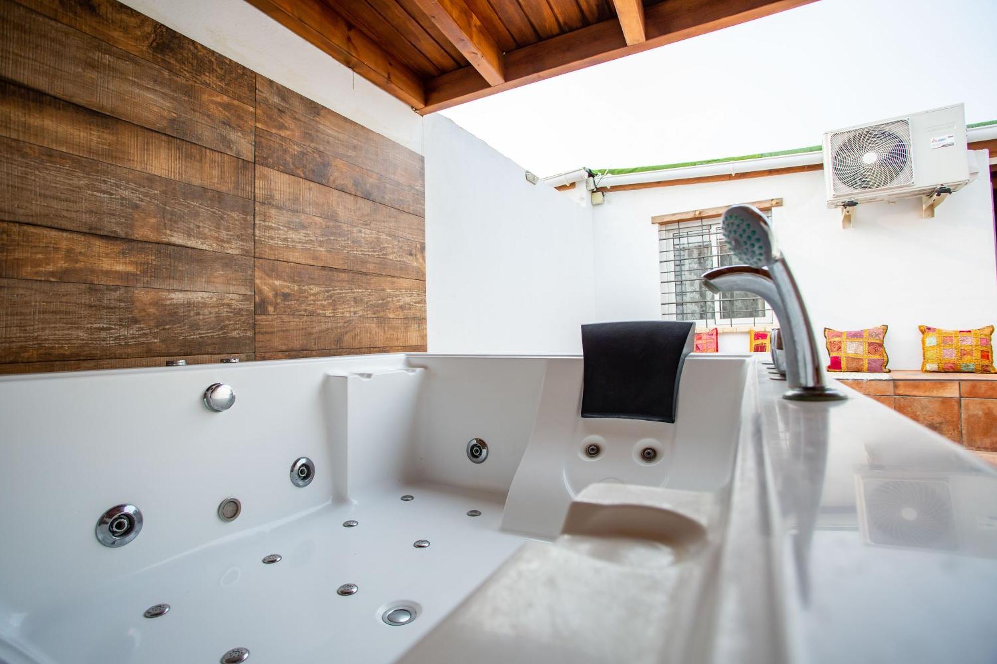 Villa Tokio Con Jacuzzi Y Piscina Privada 奇克拉纳－德拉弗龙特拉 外观 照片
